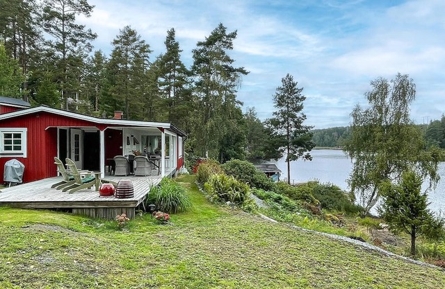 Beautiful home in Säffle with lake view