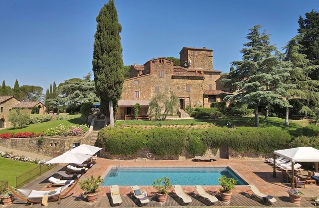 Villa in Piazza with 11 bedrooms sleeps 20
