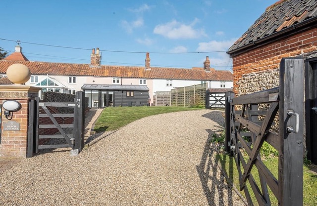 2 Beach Cottages, Thorpeness