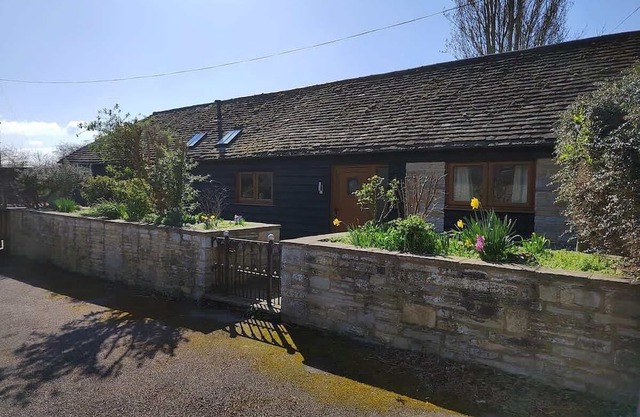 The Milking Parlour - Cottage within farm grounds