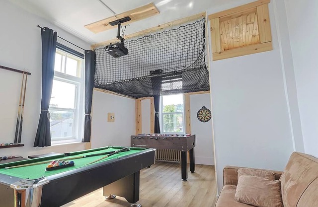 Royale 1918–6bdr, game room, net, pool & more