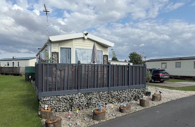 Andrea’s 7 Lakes Retreat static rentalnn7 Lakes Country Park Crowle Lincolnshire