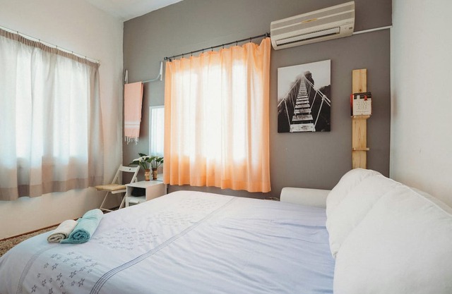 Cozy 1-bedroom apartment in fantastic indirapuram with AC
