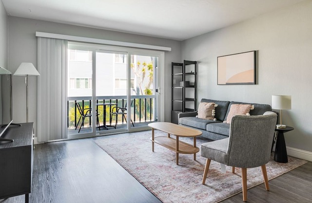 Blueground | Alameda, pool, nr Alameda Beach