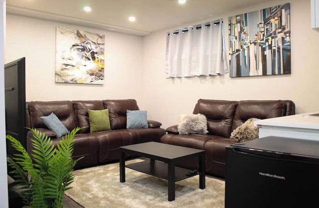 Luxury 2 bedroom basement