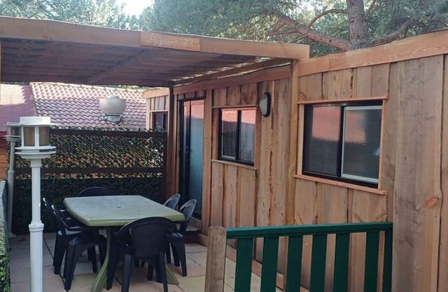 Spacious 39m² mobile home with terrace, 3 bedrooms, 6 people