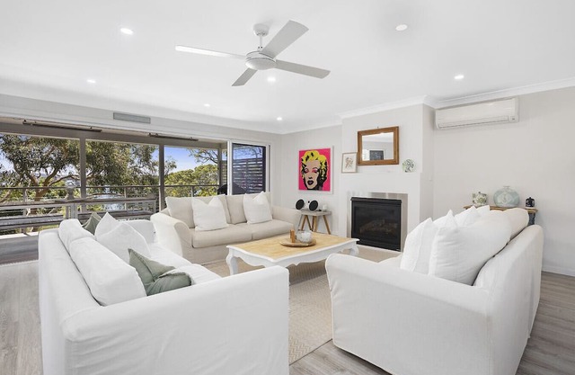 4 bed beautiful Ocean View Retreat