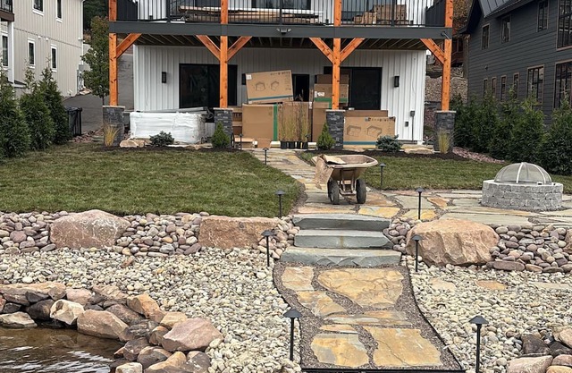 Marvelous Luxury:Brand New 9 BR, 6 BA, Elevator, Sleeps 30, Lake Front!