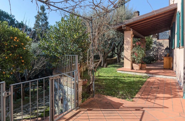 Awesome home in Quiesa with house a panoramic view