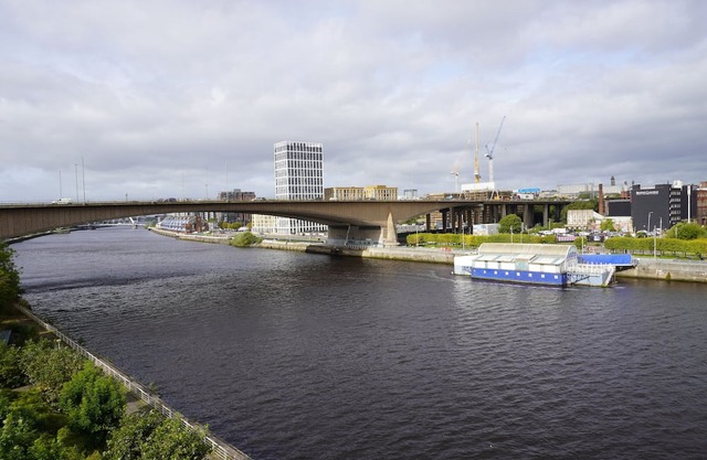 Glasgow Riverview Apartment