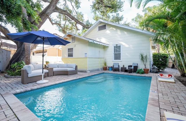 Charming Gillespie Park Bungalow with Pool in Downtown Sarasota