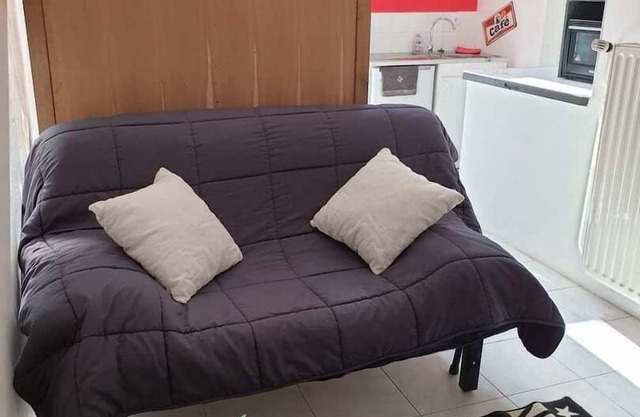 Studio Nogent station/shopping - 52 min Paris