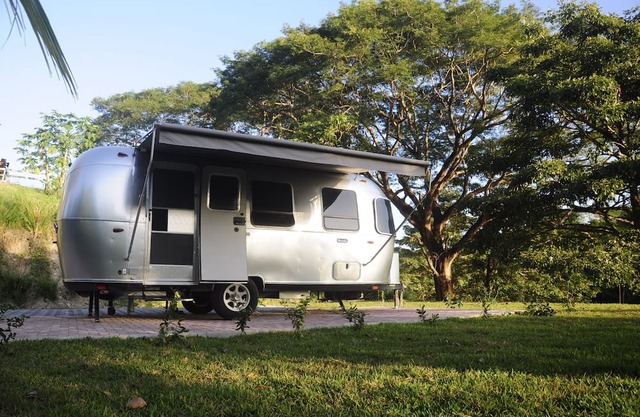 AIRSTREAM - BAMBI, AIRSTREAM Hermosa Hills Luxury Villas