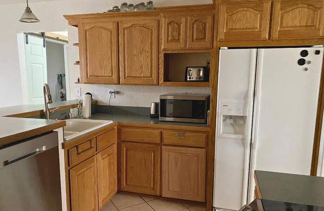 Spacious 4BR/2BA 3 Acres - Family/Pet Friendly - 16 Miles Ft Cavazos Main Gate