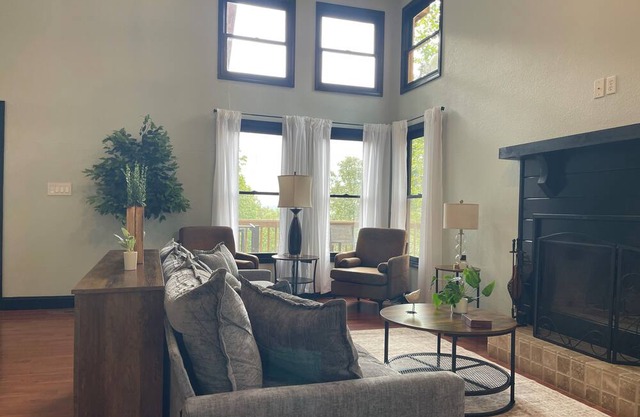 Tranquil Mountain Lodge Escape Near Carters Lake