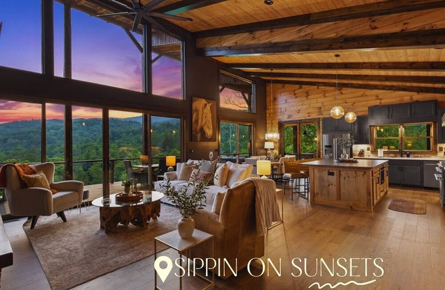 Designer Touch, Mesmerizing Views, HotTub, Games