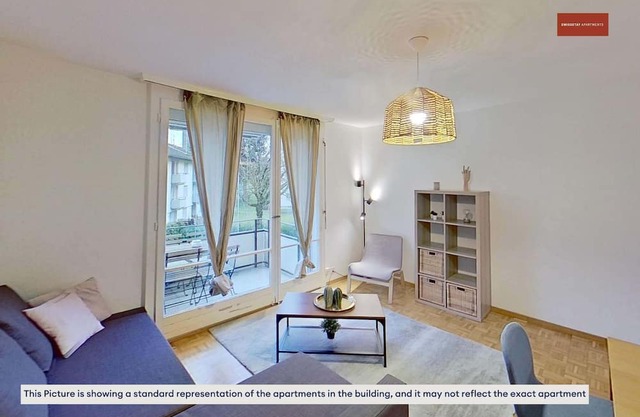 3BR Homey Flat w/Balcony, 26’ to Center