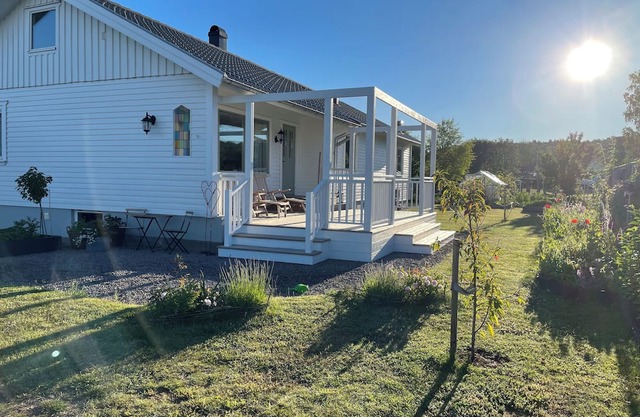 Large Coastal Family Villa - Short walk to the Sea, Easy Access to Town
