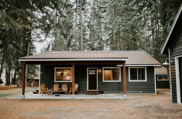 Cabin + Casita: Hot Tub, Lake, Game Room, Fire Pit