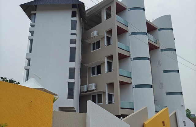 12-bedroom apartment in superb Manipal with AC, WiFi. Live large