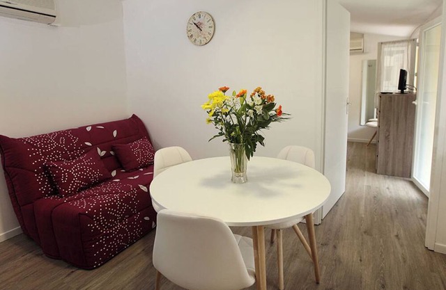 Wellness Escape in Dax – Charming Apartment with Patio and Access to the Thermal Baths