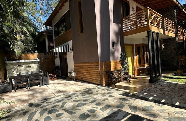 2.5-bedroom cabin in peaceful Jarabacoa with AC, WiFi. Enjoy nature