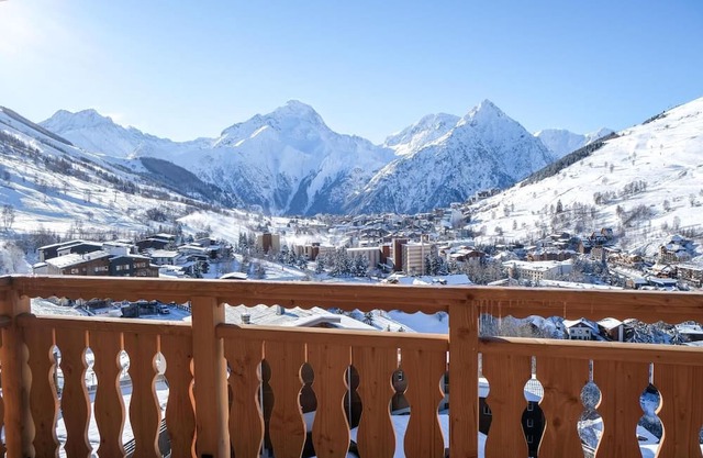 Wifi, 10m from ski slopes, swimming pool, sauna, tv, 27m², Les 2 Alpes