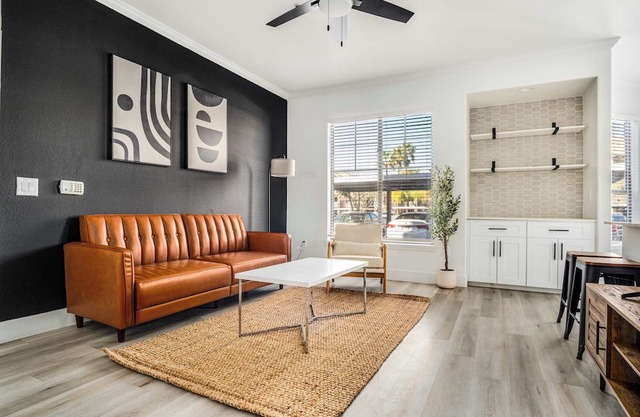 Boulevard Stays 2BR by Stadium Pool, Parking, Gym 06