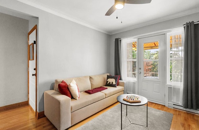 Star Pop Art | Chic & vibrant 1 BR FREE PARKING