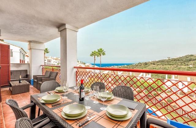 Relax in our luxury home | Terrace, Pool & Parking