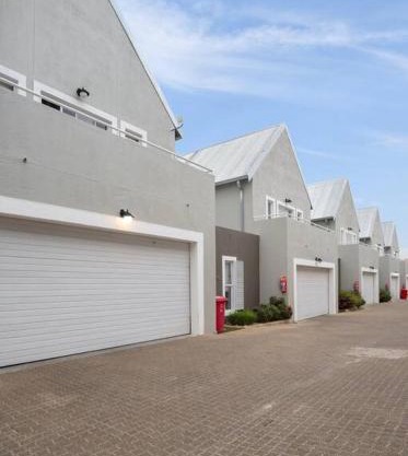 Puteoli Estate - Modern Elegance