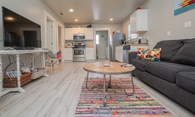 Rockport Cottage | Seaside Retreat - family friendly with community pool!