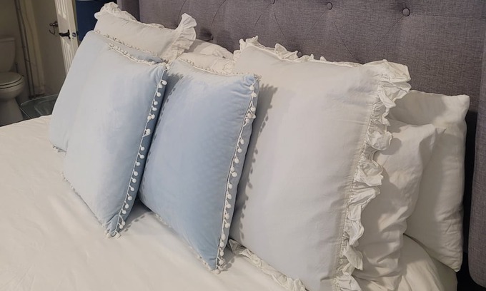 Dickinson House | Beautiful Cottage and event space sleeps 16+ Kemah boardwalk, beaches near, Nasa