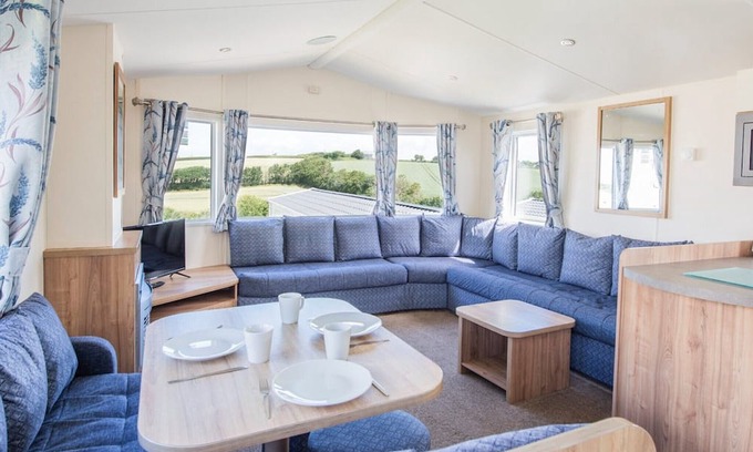 Burnham-on-Sea House | 3 bedroom accommodation in Burnham-on-Sea
