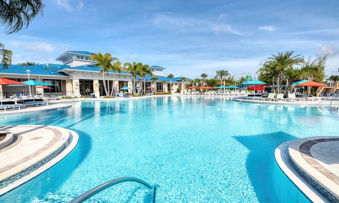 Davenport Villa | Spacious home with private pool minutes from Disney!