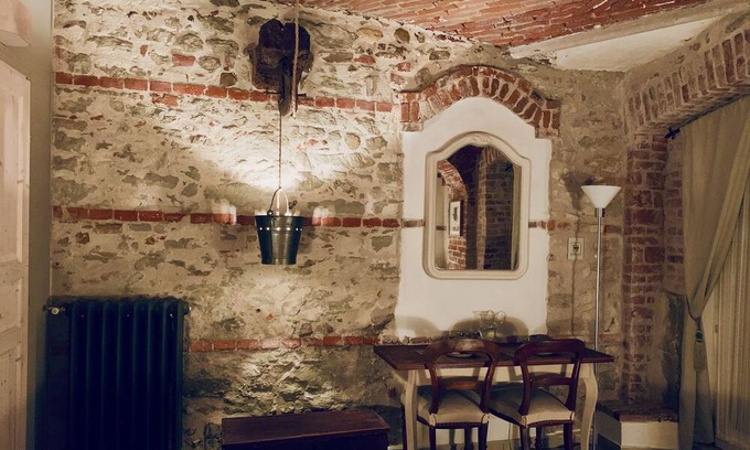 Gassino Torinese Cabin | Old Well Suite in Antique Farm with Outdoor Spa in the Countryside