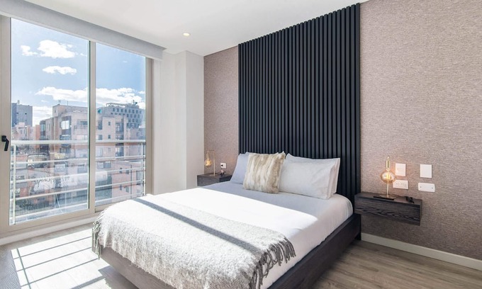 Usaquen Apartment | Cloud9 | Up to 16 ppl | The Moonstone