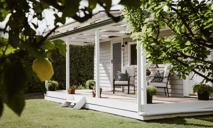 St Leonards Cottage | Wattletree Inn-peaceful, pet friendly cottage with 3 bedroom, 2 bathrooms