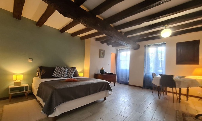 Nohant-Vic Bed & Breakfast | Guestroom Nohant-Vic, studio flat, 2 persons