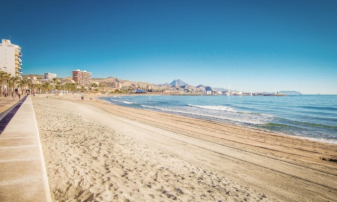 Coveta Fuma Apartment | Spacious vacation apartment with panoramic view.