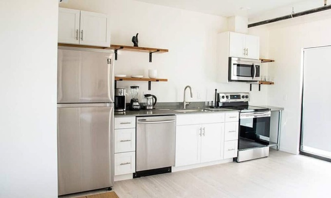 Barrio Santa Rosa Apartment | FL216 · Contemporary Studio in Sought-After Location