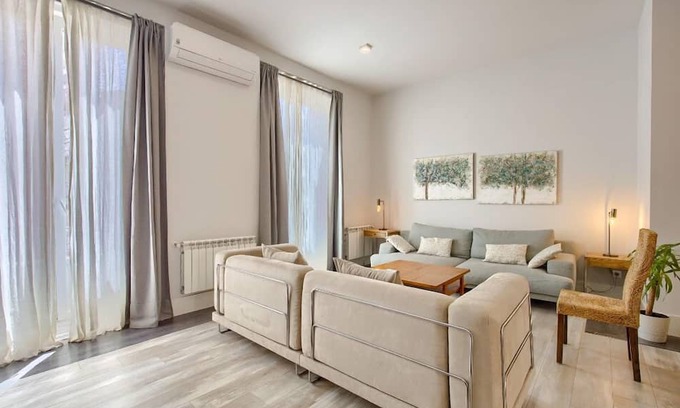 Palacio Apartment | Luxury Suite in the Very Heart of Madrid City Centre