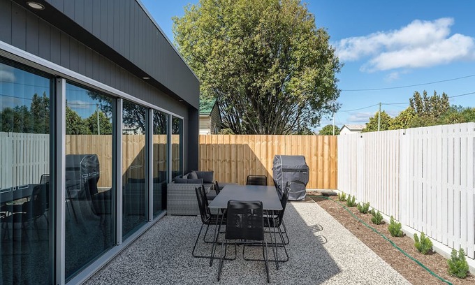 Port Sorell Villa | Villa 3 is modern with stylish furniture. The villa is close to the beach/cafe.