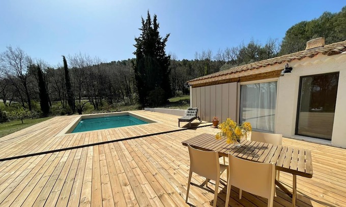 Le Puy-Sainte-Reparade House | mas de la Pivoine