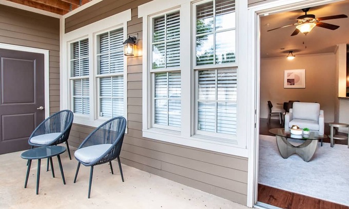 Huntsville Apartment | Modern Apartment in Prime Location (ID4235X11)
