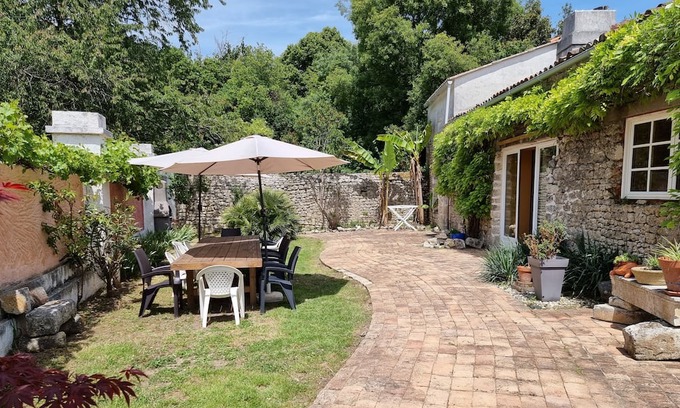 Saint-Just-Luzac House | Le Logis 5 bedroom house