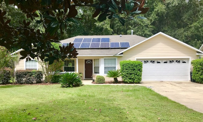 Gainesville House | Gator Alumni House, 2 Miles From Campus