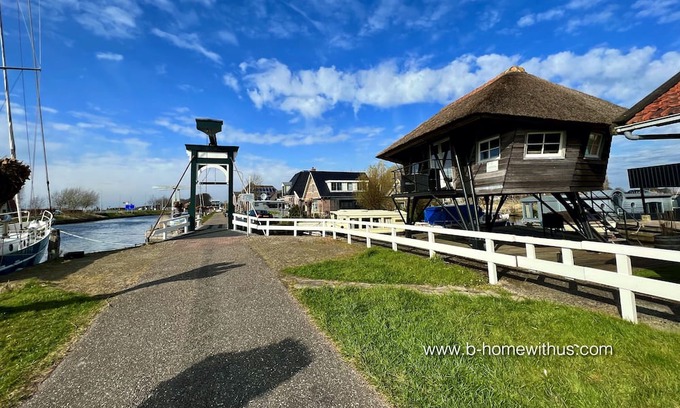 Schoorldam House | Idyllic holiday home in a beautiful location in a small harbor, Wifi