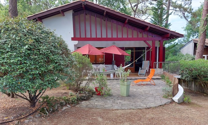 Lege-Cap-Ferret House | House sleeps 6, partial view of the Bassin, shady garden, near the ocean