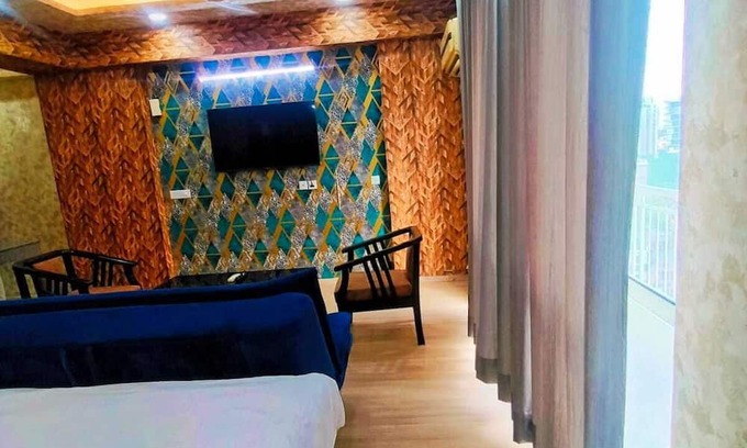 Gomti Nagar Apartment | Hotel Royal King